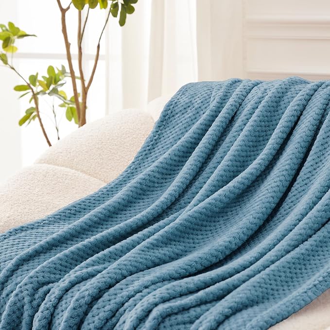 Exclusivo Mezcla Fleece Throw Blanket Extra Large, Super Soft and Warm Blankets - Image 4