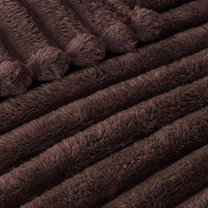 Exclusivo Mezcla King Size Flannel Fleece Blanket, Super Soft Striped Jacquard - Image 4