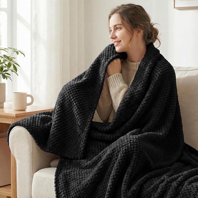 Exclusivo Mezcla Fleece Bed Blanket Twin Size, Super Soft and Warm Blankets - Image 2