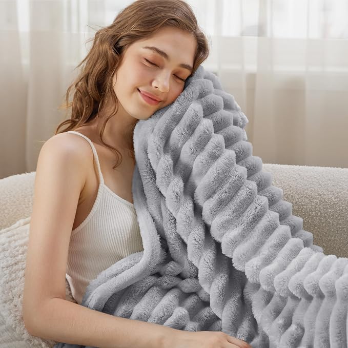 Bedsure GentleSoft Grey Throw Blanket - Image 3