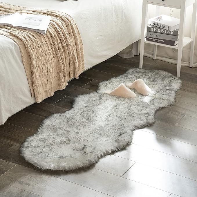 MIULEE Luxury Super Soft Fluffy Area Rug Faux Fur Sheepskin Rug Decorative by MIULEE