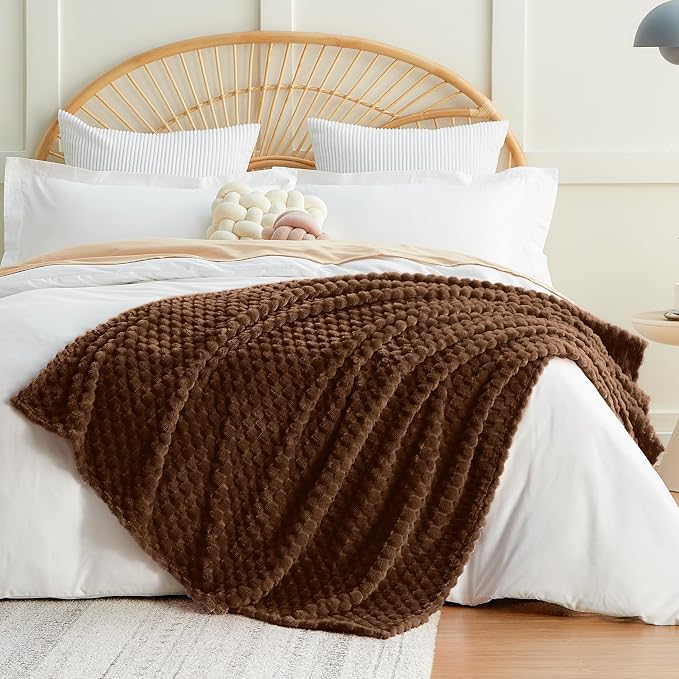 EXQ Home Fleece Throw Blanket for Couch or Bed - Image 2