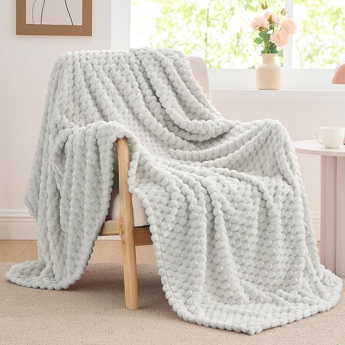 BEDELITE Fleece Blanket Twin for Bed Couch, 3D Jacquard Decorative Light Grey - Image 4