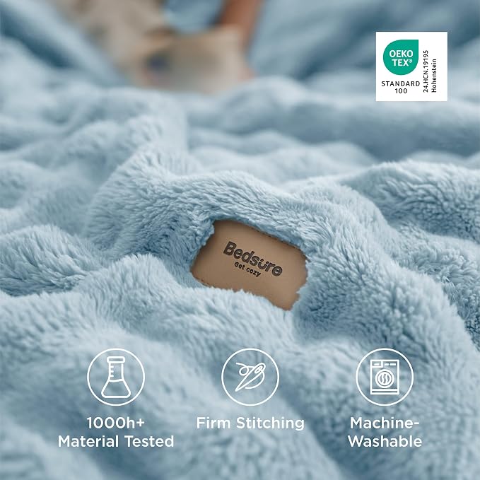 Bedsure 3D Fleece Bubble Blanket - Image 5