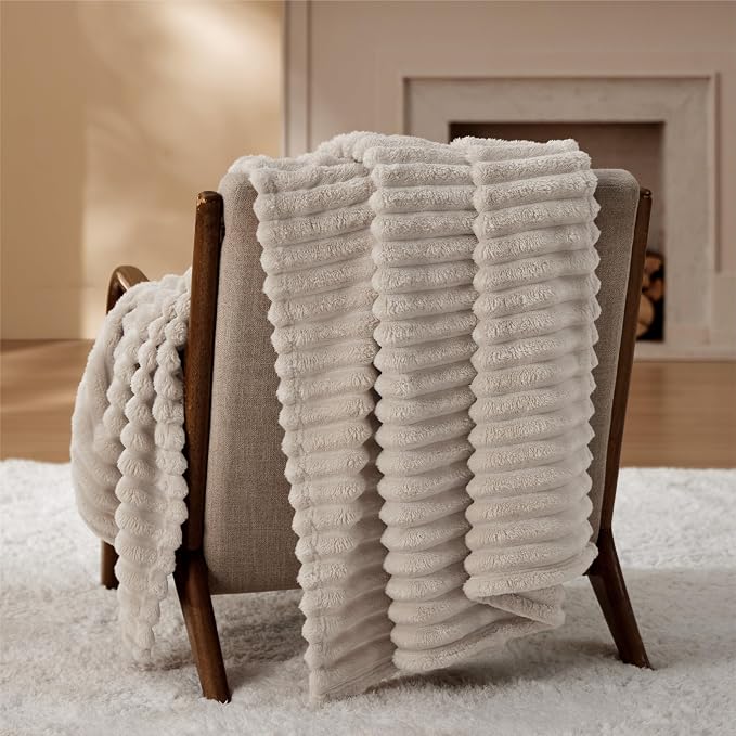 Bedsure GentleSoft Throw Blanket - Image 9