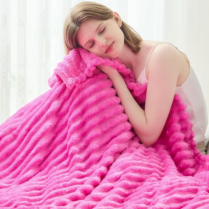 NEWCOSPLAY Fleece Ribbed Cozy Queen Blanket - Image 7