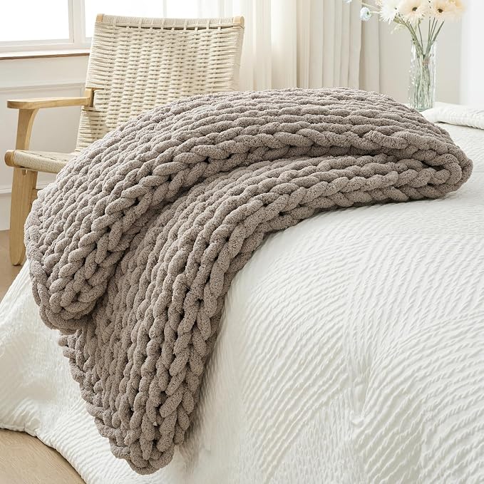 Bigacogo Chunky Knit Throw Blanket by Bigacogo