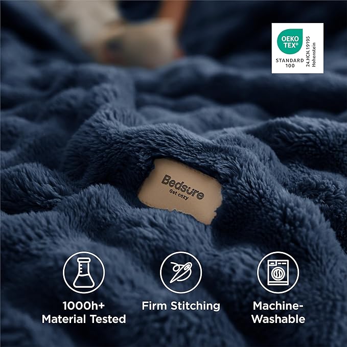Bedsure 3D Fleece Bubble Blanket - Image 5