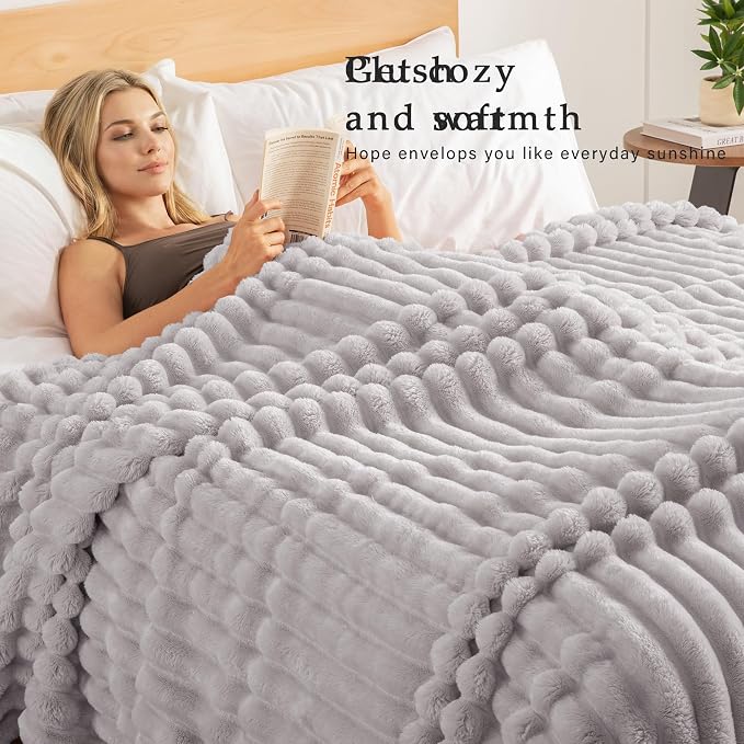 Exclusivo Mezcla Twin Size Flannel Fleece Blanket, Super Soft Striped Jacquard - Image 2
