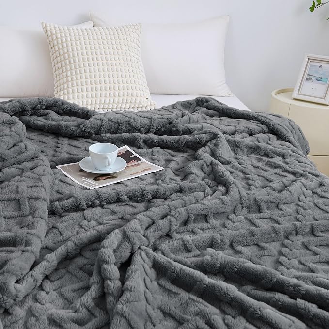 Aganear Flannel Throw Blanket - Image 5