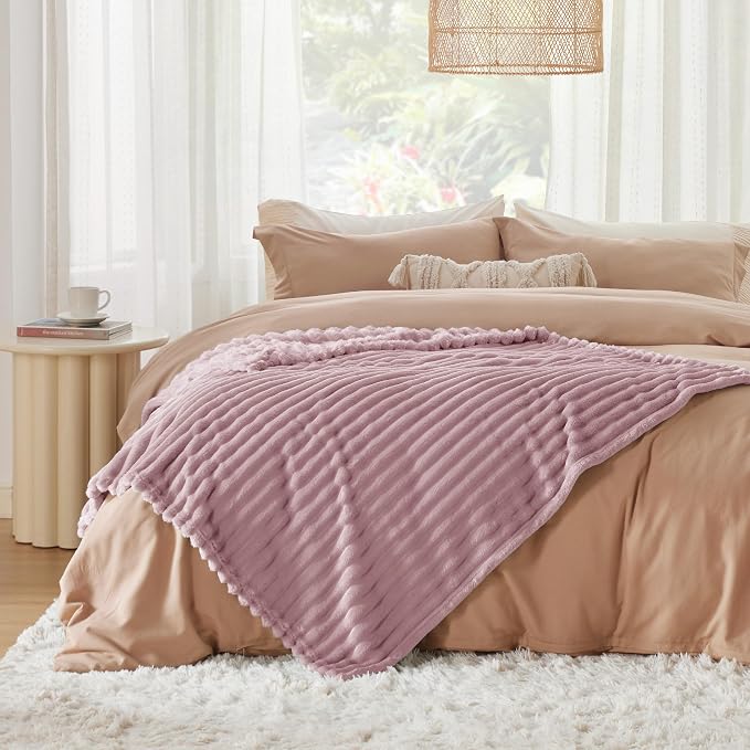Bedsure GentleSoft Pink Twin XL Blanket - Image 9