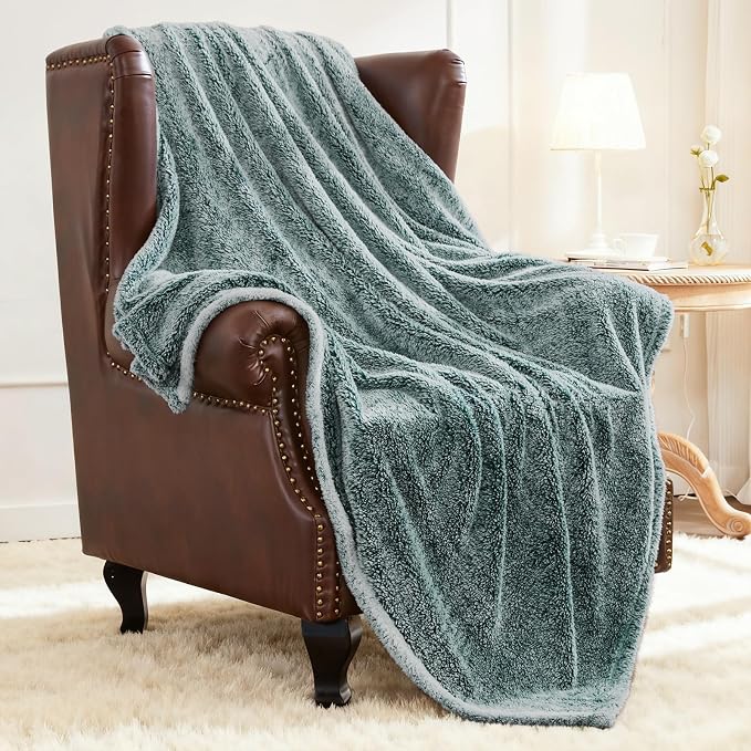 Exclusivo Mezcla Plush Fuzzy Fleece Throw Blanket Extra Large, Super Soft by ExclusivoMezcla