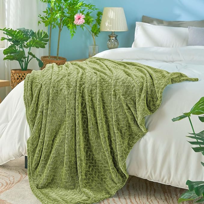 inhand Sage Green Fleece King Blanket - Image 4