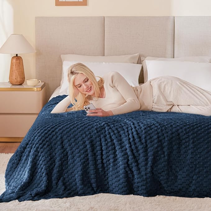 EXQ Home King Size Blanket for Bed or Couch - Image 3