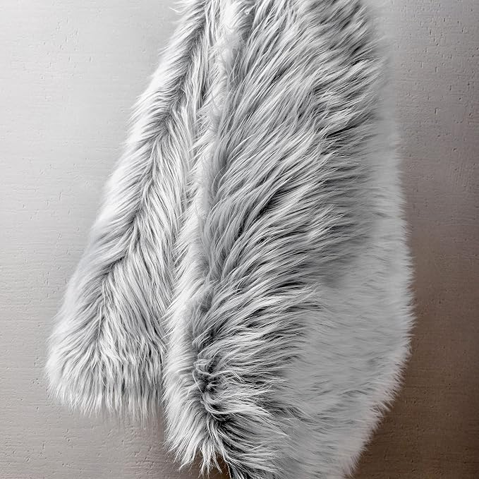 Ashler faux fur rug, Fluffy Shaggy Area Rug Ultra Soft 3 x 3 Feet Round Fur Rug - Image 4