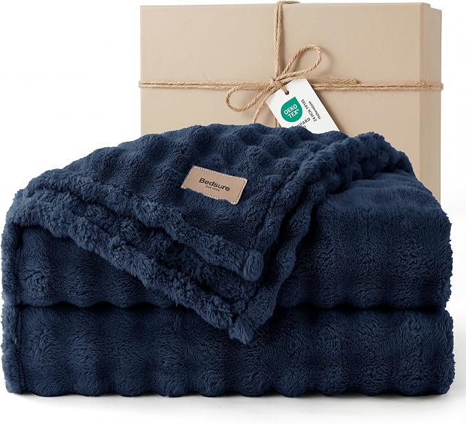 Bedsure 3D Fleece Bubble Blanket by BEDSURE