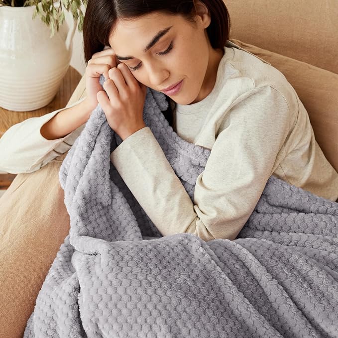 Exclusivo Mezcla Fleece Bed Blanket King Size, Super Soft and Warm Blankets - Image 2
