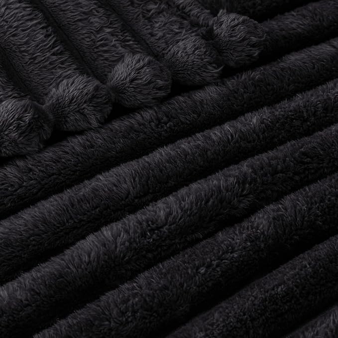 Exclusivo Mezcla Queen Size Flannel Fleece Blanket, Super Soft Striped Jacquard - Image 4