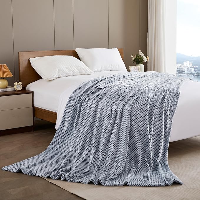 Exclusivo Mezcla Fleece Bed Blanket Queen Size, Super Soft and Warm Blankets - Image 5