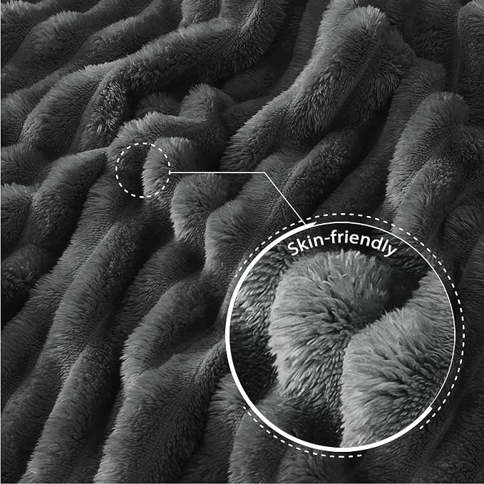 Exclusivo Mezcla Striped Fleece Throw Blanket - Image 5
