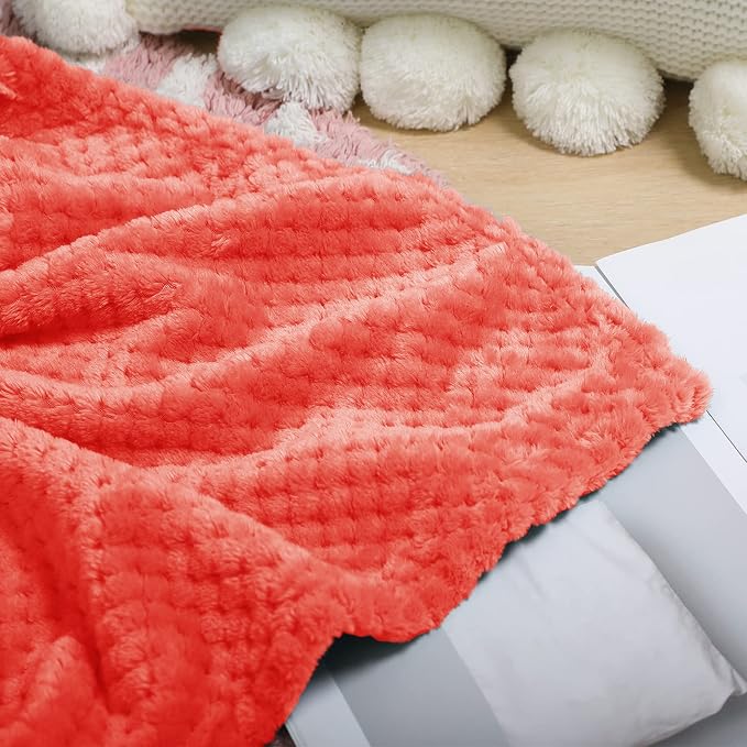 Exclusivo Mezcla Fleece Throw Blanket, Super Soft and Warm Blankets - Image 6
