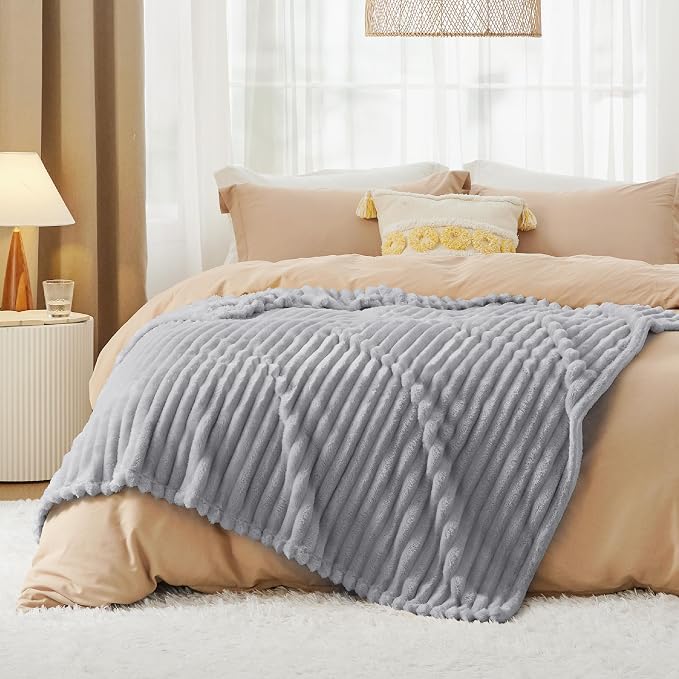 Bedsure GentleSoft Grey Throw Blanket - Image 6