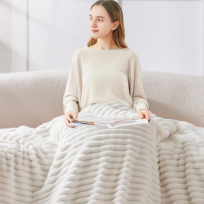 BEDELITE Twin Blanket for Couch & Bed, 300GSM Soft & Warm Fleece Blanket - Image 3
