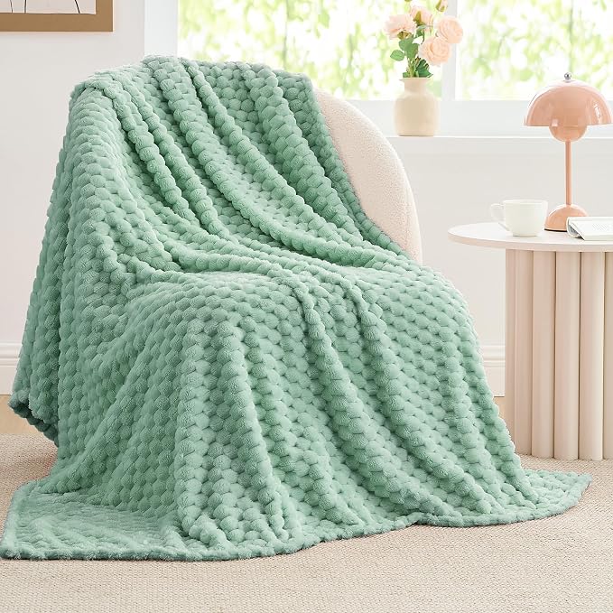 BEDELITE Fleece Throw Blanket for Couch & Bed by BEDELITE