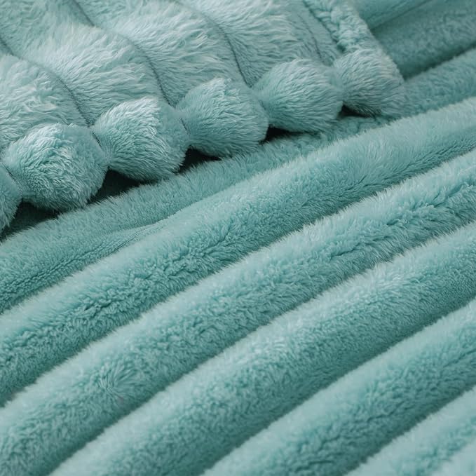 Exclusivo Mezcla Queen Size Flannel Fleece Blanket, Super Soft Striped Jacquard - Image 4