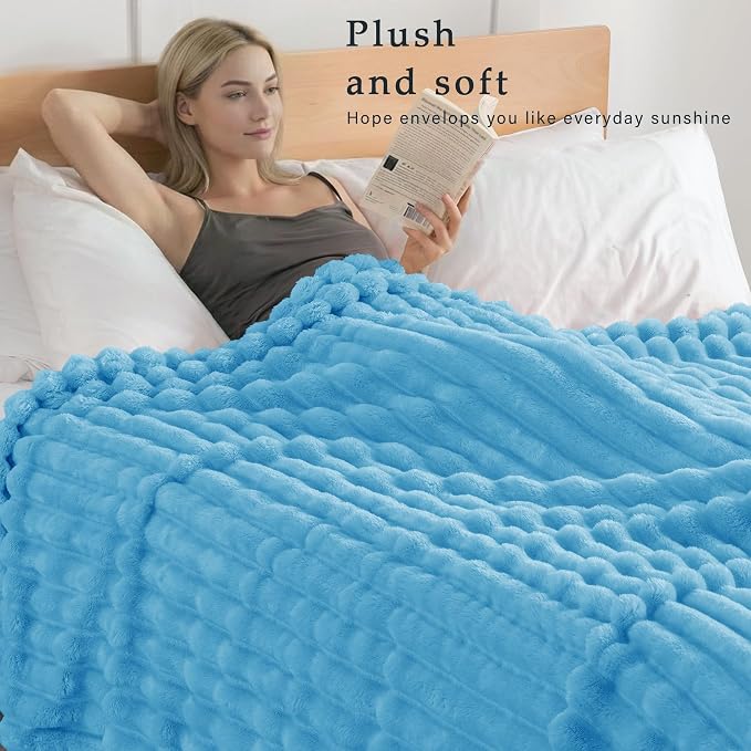 Exclusivo Mezcla Queen Size Flannel Fleece Blanket, Super Soft Striped Jacquard - Image 2