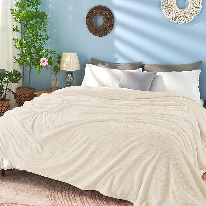 inhand Cream White Fleece Throw Blanket - Image 4