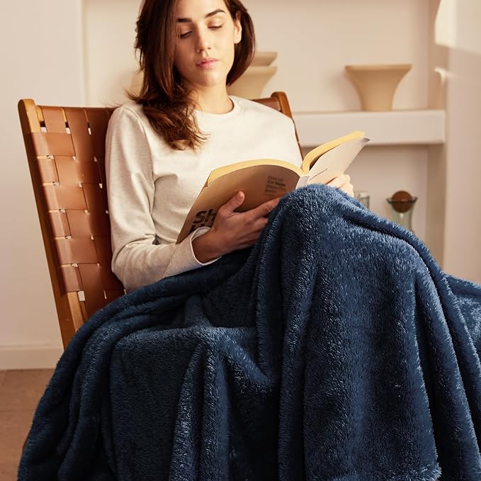 Exclusivo Mezcla Plush Fuzzy Fleece Throw Blanket Extra Large, Super Soft - Image 2