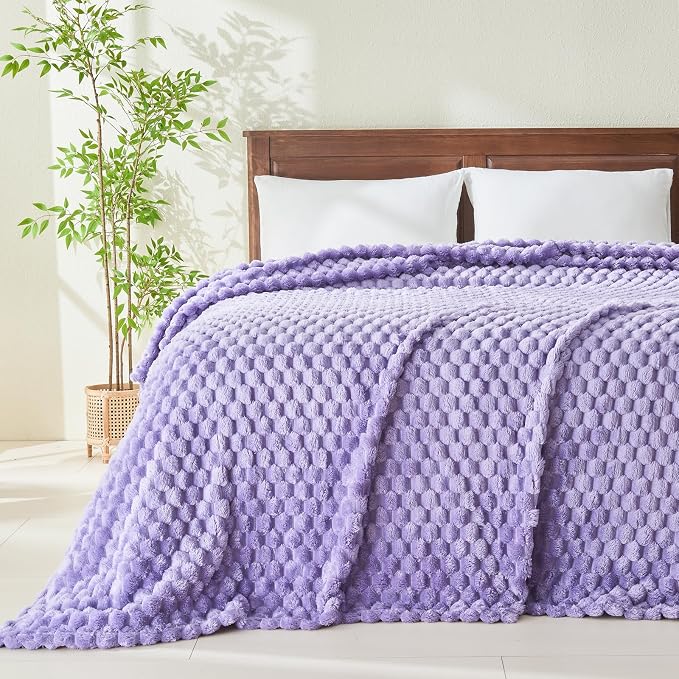 NEWCOSPLAY Fleece Clouds Cozy King Blanket - Image 2