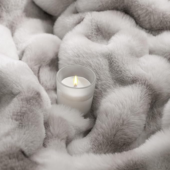 Luxury 1000GSM Faux Rabbit Fur Throw Blanket, Super Heavy Warm Cozy Grey - Image 8