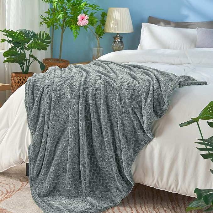 inhand Grey Leaves Pattern Throw Blanket - Image 3