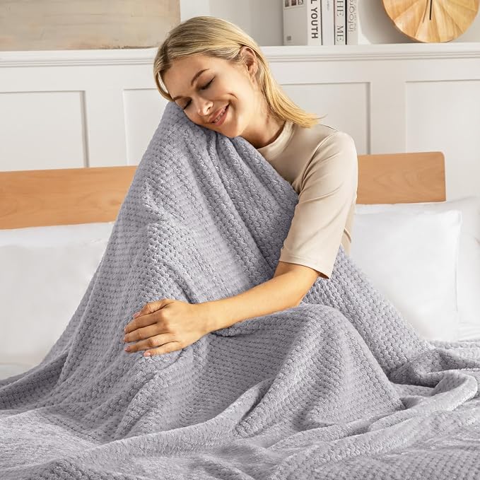 Exclusivo Mezcla Fleece Bed Blanket Queen Size, Super Soft and Warm Blankets - Image 2