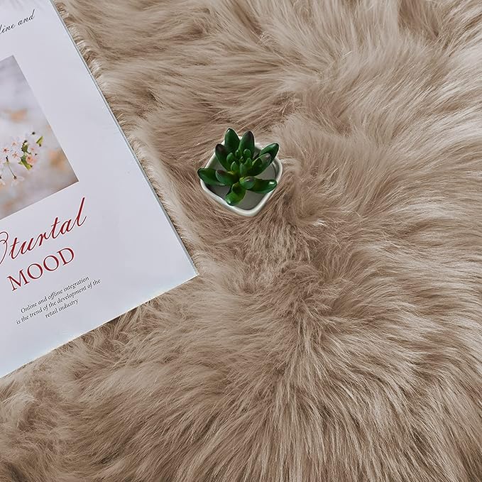 Latepis Circle Rugs for Bedroom 3ft Brown Beige Round Shag Faux Fur Rug - Image 7