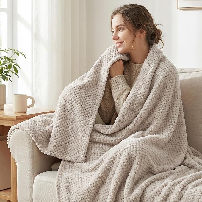 Exclusivo Mezcla Fleece Bed Blanket King Size, Super Soft and Warm Blankets - Image 2