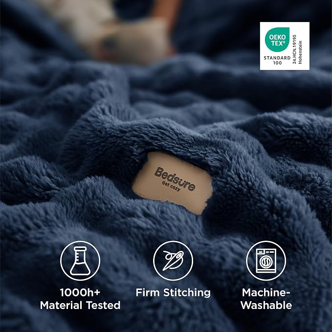 Bedsure 3D Fleece Bubble Blanket - Image 5