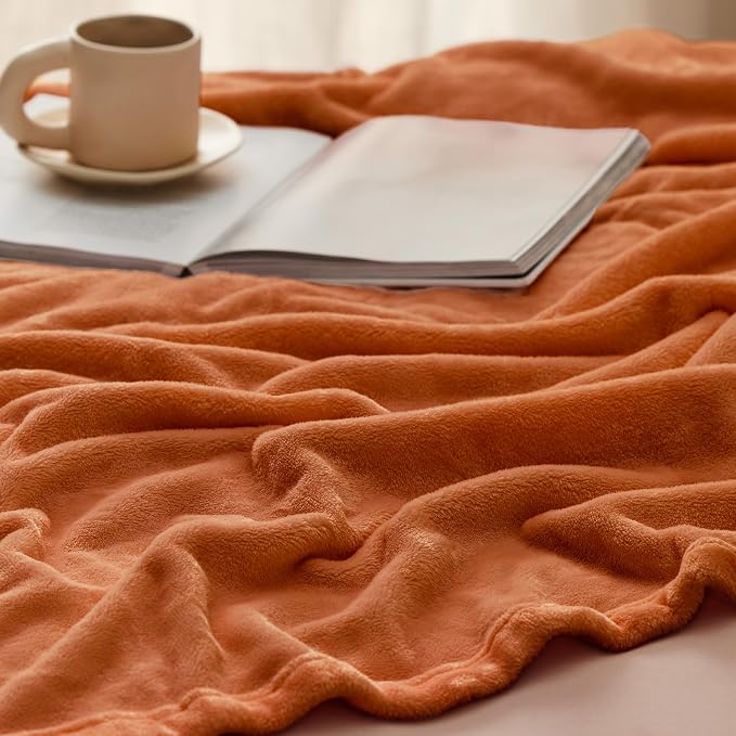 Bedsure Burnt Orange Throw Blankets Fleece Blanket Twin Blanket - Image 4