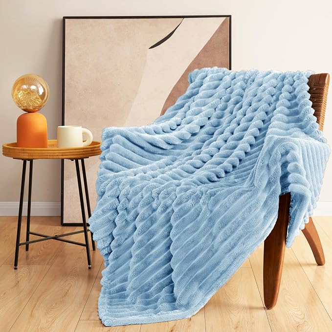 HIMEET Light Blue Ribbed Throw Blanket - Image 9