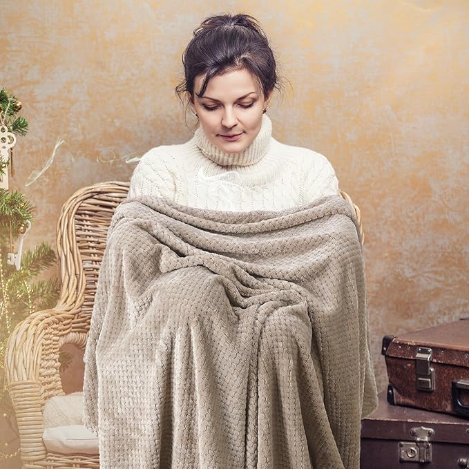 Newwiee 4 Pcs Flanne Fleece Throw Blanket - Image 3