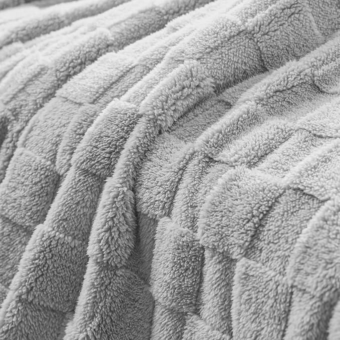Exclusivo Mezcla Queen Size Flannel Fleece Blanket, Super Soft and Warm - Image 4