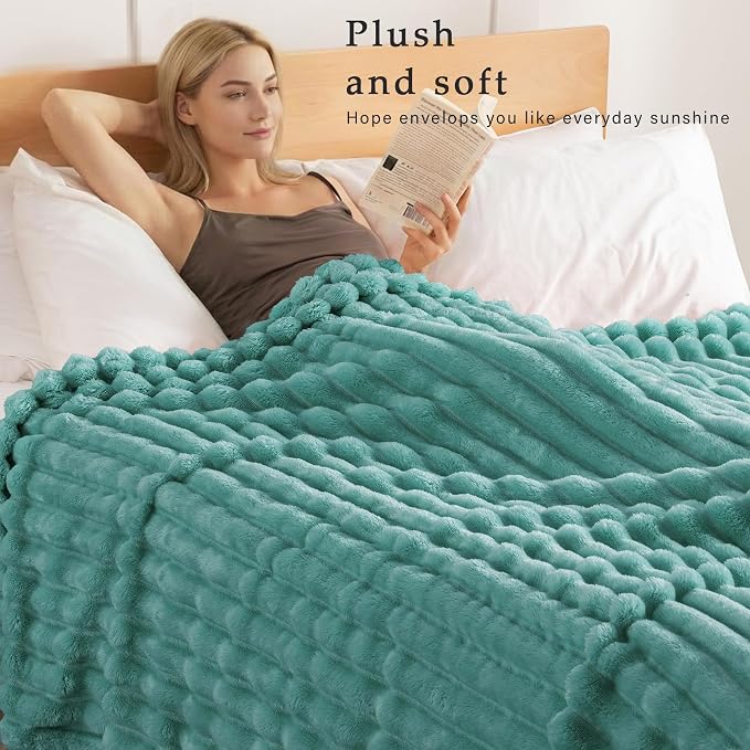 Exclusivo Mezcla Striped Queen Size Fleece Blanket - Image 2