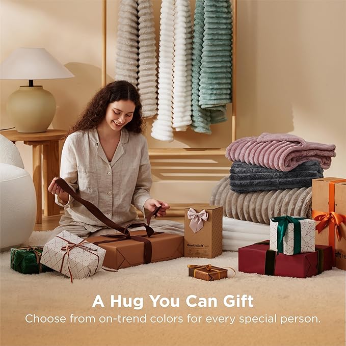 Bedsure GentleSoft Grey Fleece Queen Blanket - Image 4