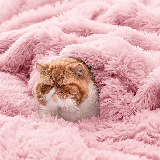 Bedsure GentleSoft Fluffy Pink King Size Blanket - Image 4