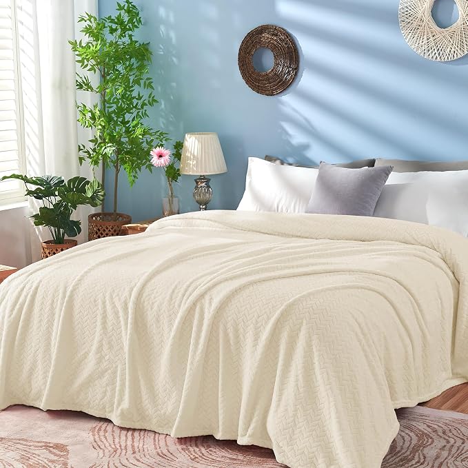 inhand Cream White Fleece Throw Blanket - Image 3