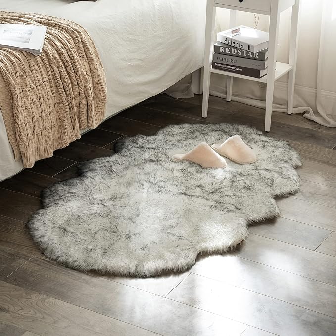 MIULEE Luxury Super Soft Fluffy Area Rug Faux Fur Sheepskin Rug Decorative by MIULEE