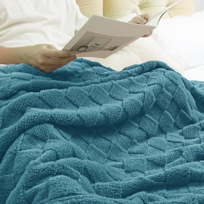 Exclusivo Mezcla Fleece Throw Blanket - Image 4