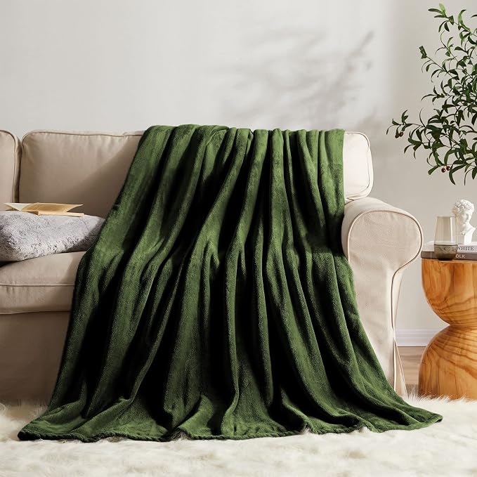 KMUSET Super Soft Throw Blanket Premium Silky Flannel Fleece Twin Size Green - Image 3